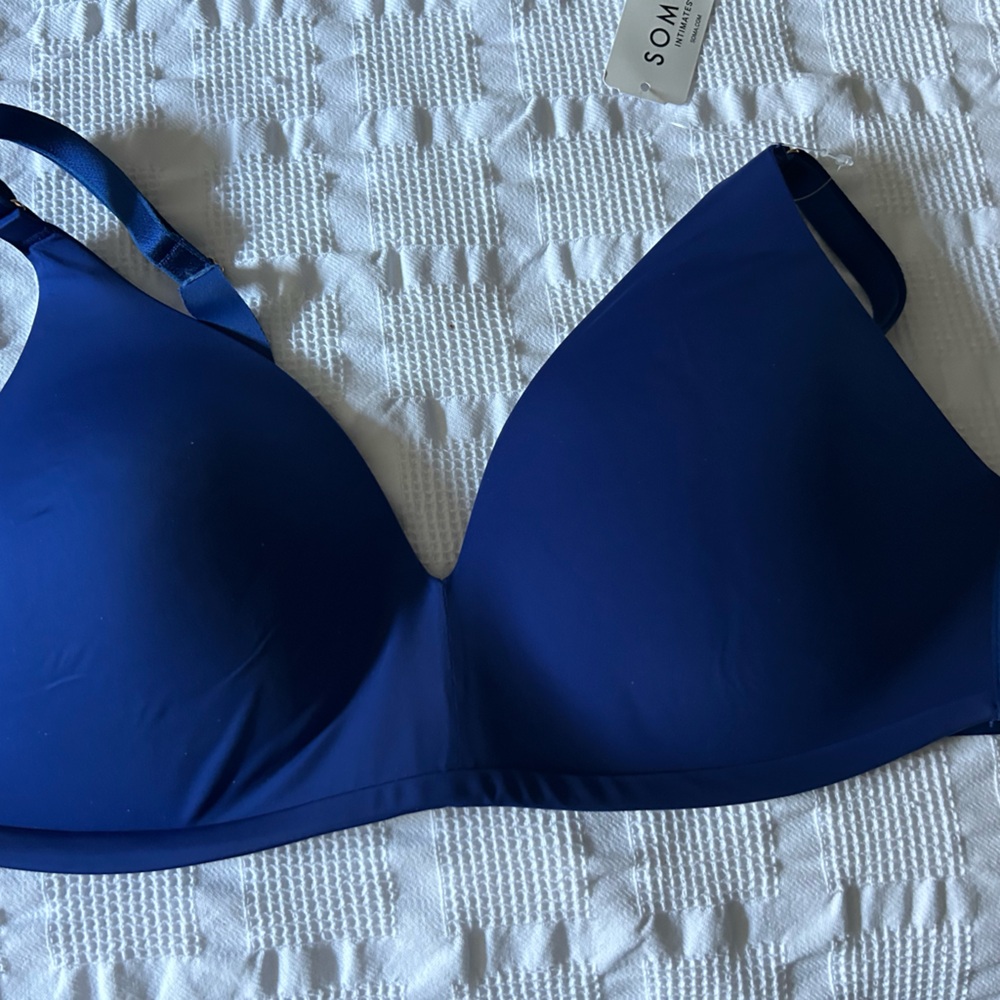 Soma Vanishing Edge 360 royal blue size 36A